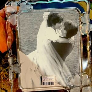 Mikasa Love’a Whisper Picture Frame 8” x 10”
Never been used